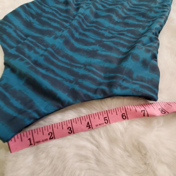 Mikoh Lunar Cut-Out Rashguard Body-Suit - Picture 10 of 11